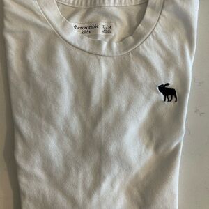 abercrombie kids White Short Sleeve Tee with Black Moose Logo
